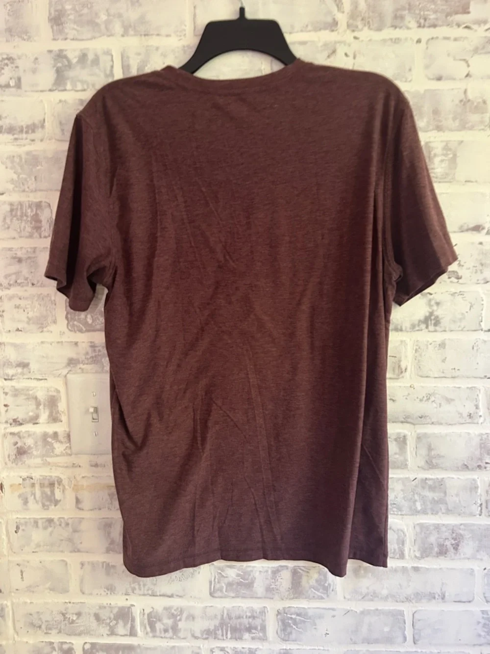 Vuori Men’s Size Medium Heathered Maroon Short Sleeve Tee Shirt Performance Gym - Picture 3 of 6